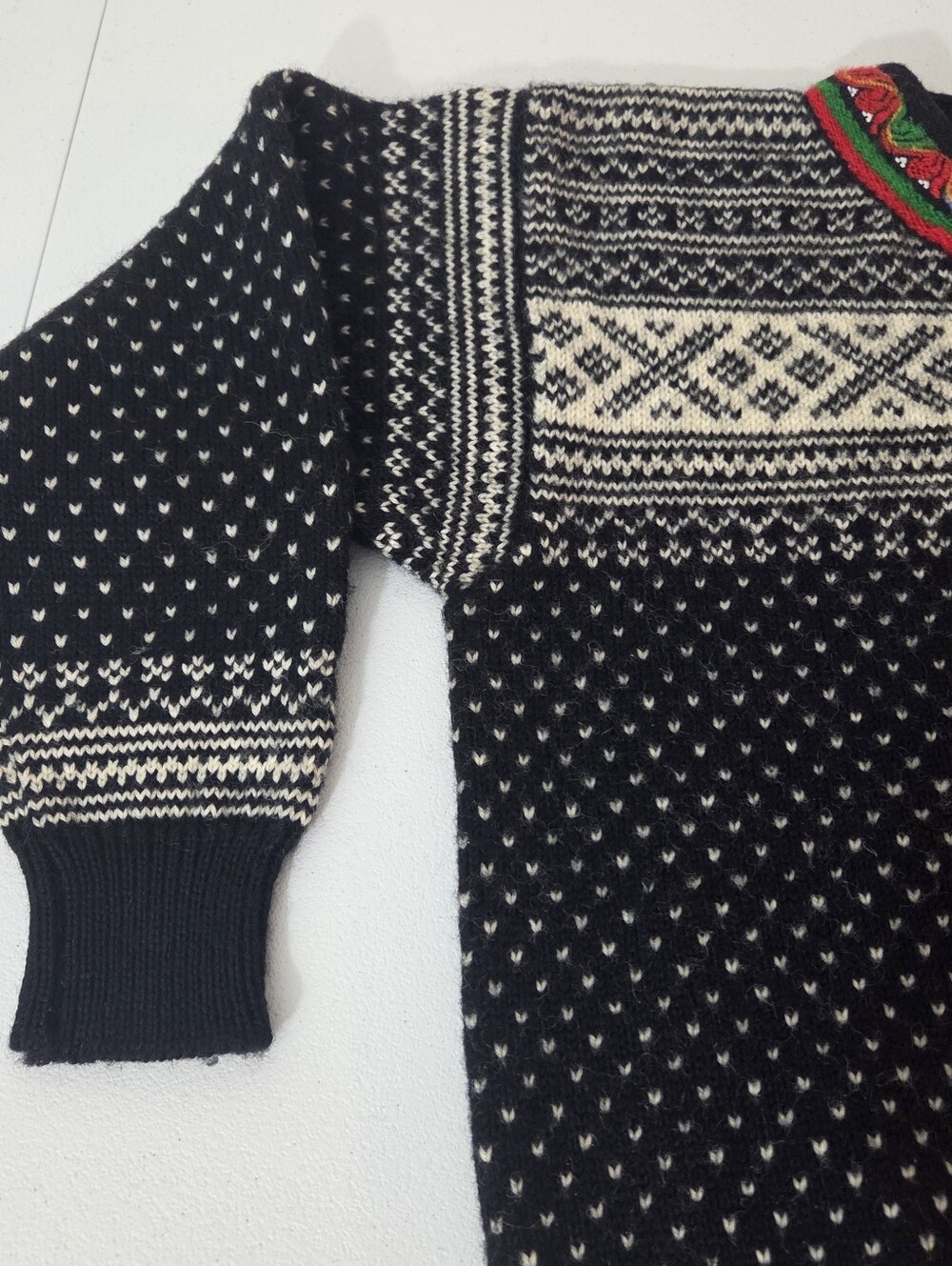 Vintage Dale Of Norway Women's L 44 Black Wool Sweater Nordic Setesdal Lusekofte - Picture 13 of 14